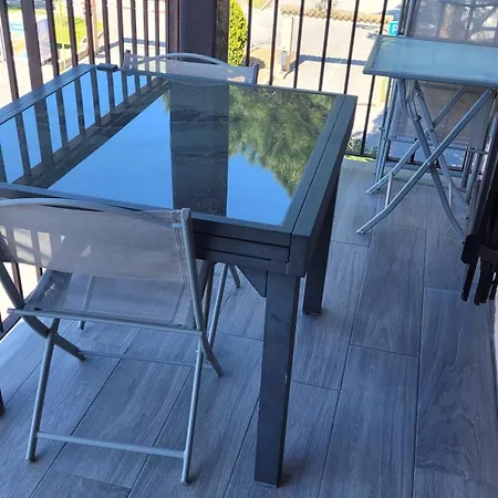 Agay A 2 Pas Des Plages شقة